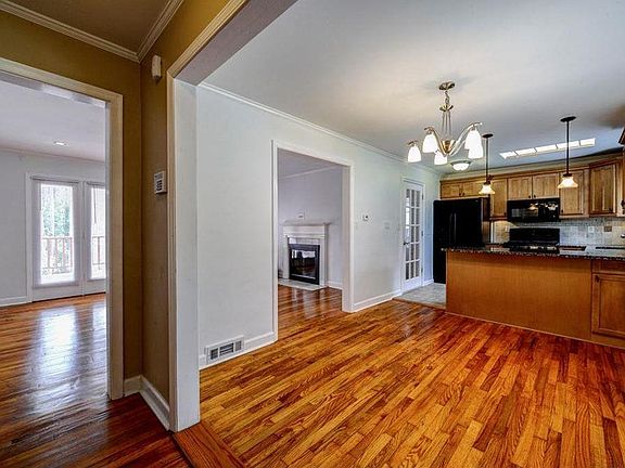 2nd image of 1229 Citadel Dr NE