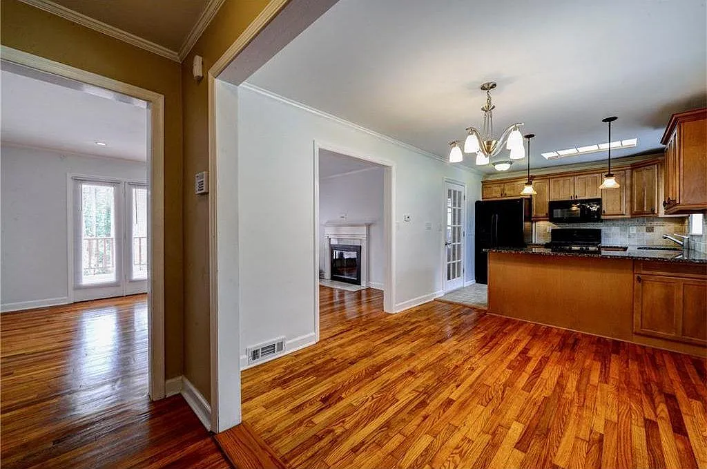 Building Photo - 1229 Citadel Dr NE