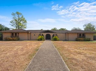 800 Cibilo St, Lockhart, TX 78644