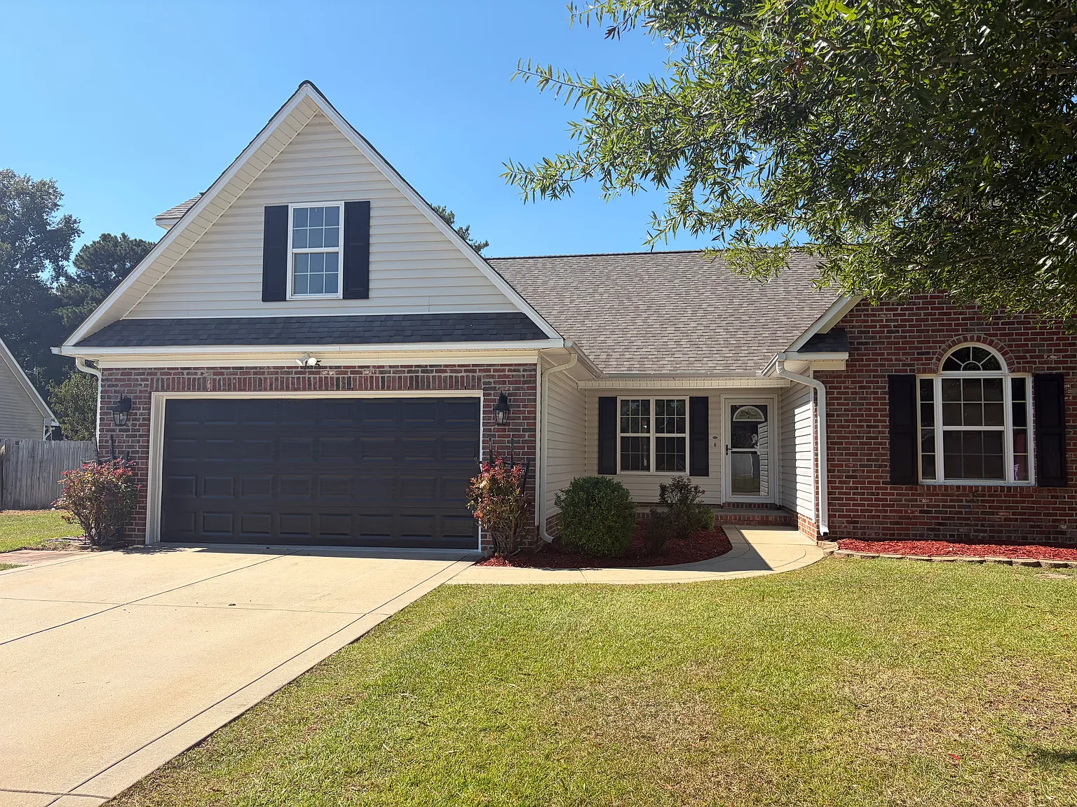 3 bed, 1951 sqft, $2,175 — Photo 2