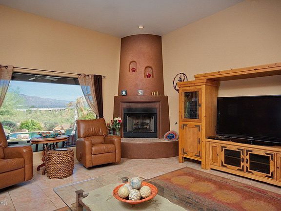 5th image of 3852 N Robert Daru Dr