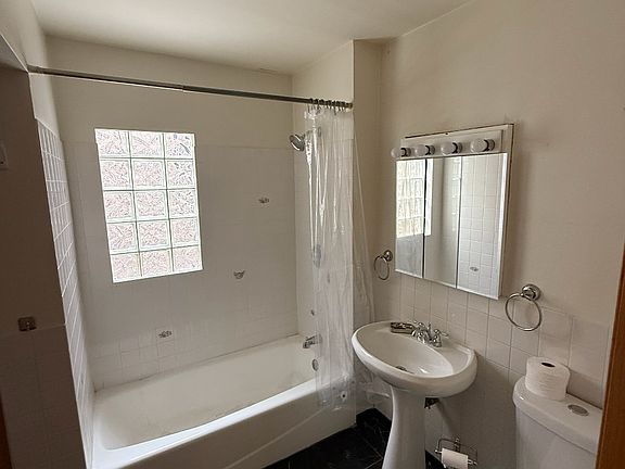 5th image of 5443 N Glenwood Ave #3