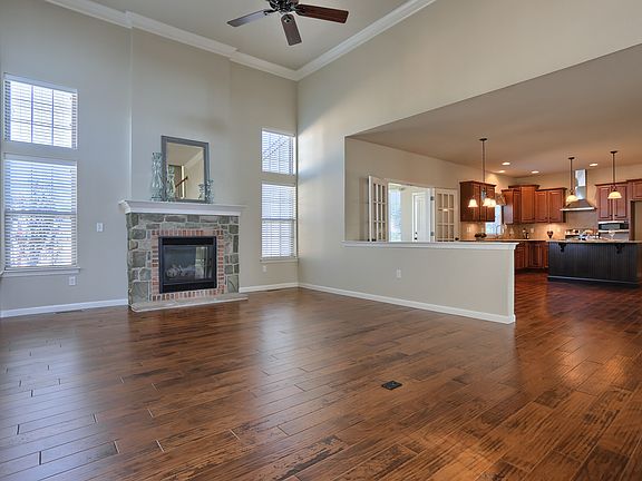 Great Rom With Fireplace