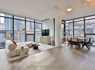 15 Beverley St #710, Toronto, ON M5T0B3