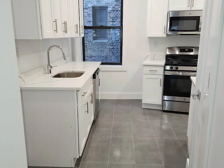 80-45 Kew Gardens Rd #212 — Photo 4