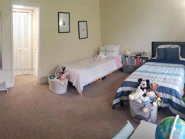 550 Oaks Ln #202 — Photo 6
