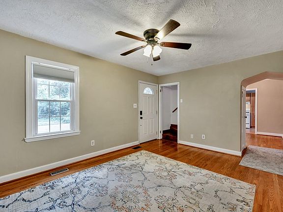 4th image of 1712 Tarrall Ave