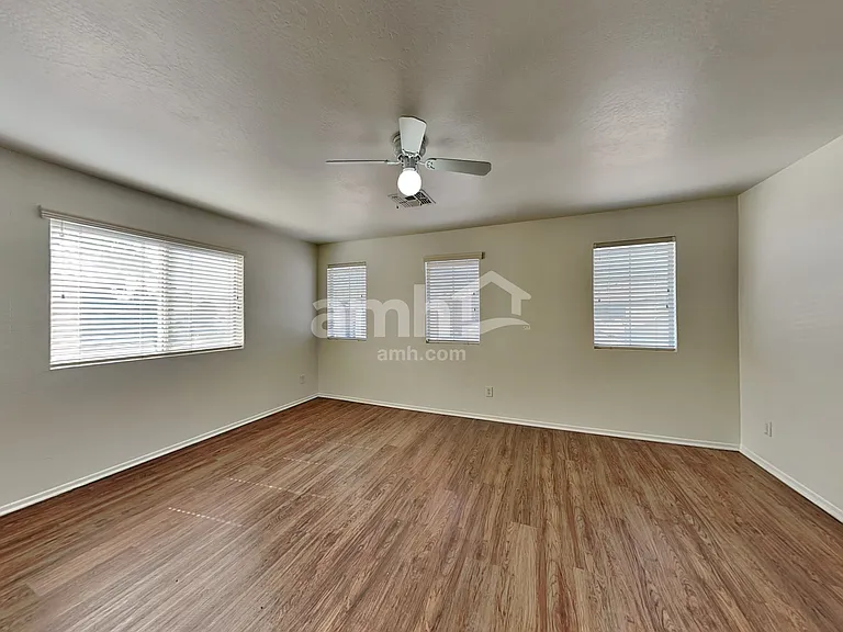 5211 W Warner St — Photo 11