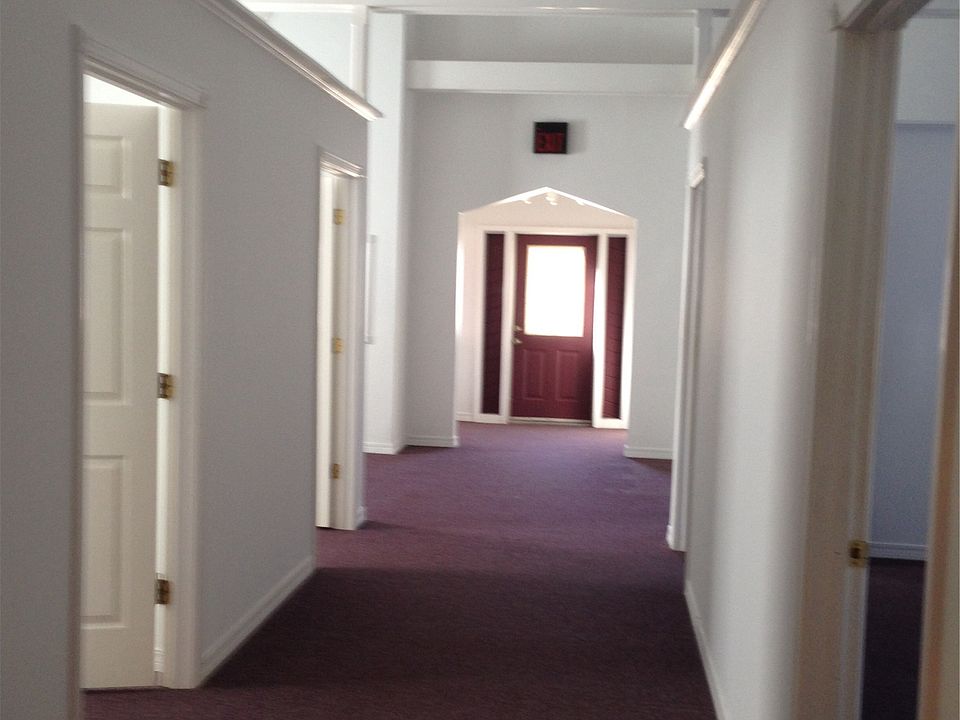 2nd image of 901 N Peters Ave
