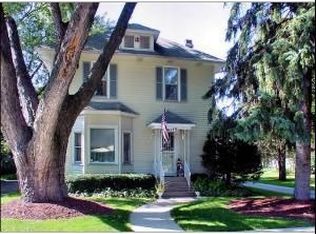 149 S Commonwealth Ave, Aurora, IL 60506