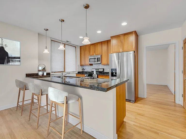 2064 N California Ave #203 — Photo 2