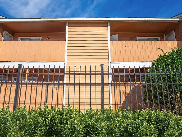Capewood Apartments — Photo 6