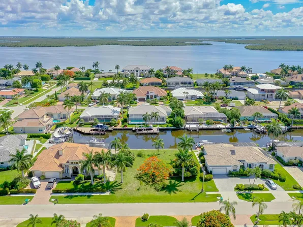 275 Rockhill Ct, Marco Island, FL 34145