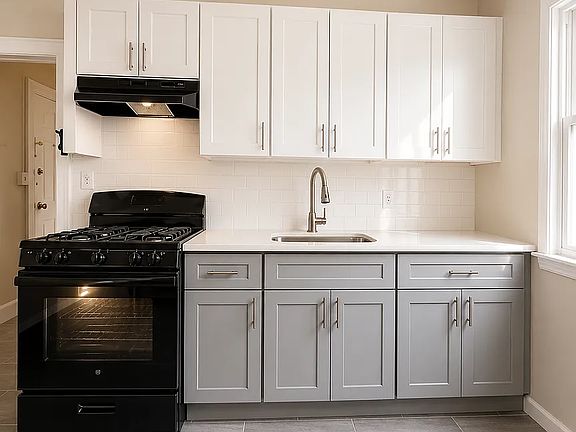 2nd image of 44-48 Fuller Pl #2R
