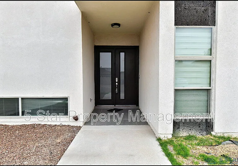 5973 Cartagena Cir — Photo 44