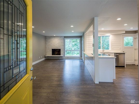3rd image of 13502 108th Avenue Ct NW