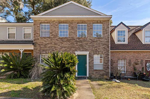 2387 Gregory Dr #-- Photo 1