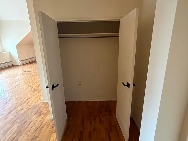 162 McLean Ave — Photo 2