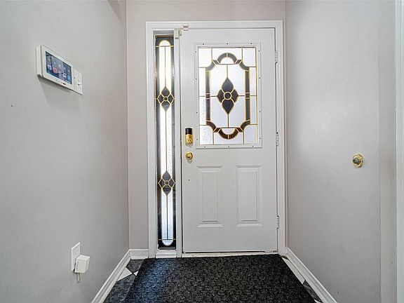 4th image of 224 Kingknoll Dr