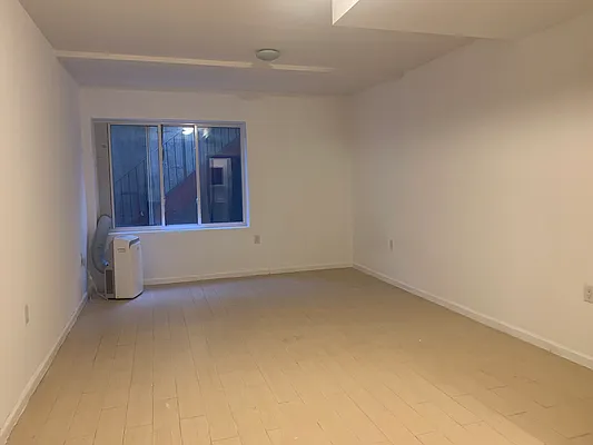Rented by 18 REALTY | media 10