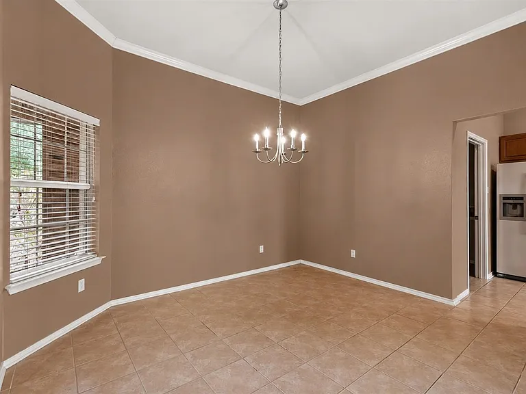 354 Camelia Pkwy — Photo 3