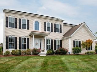 79 Farrington Ave, Wrentham, MA 02093