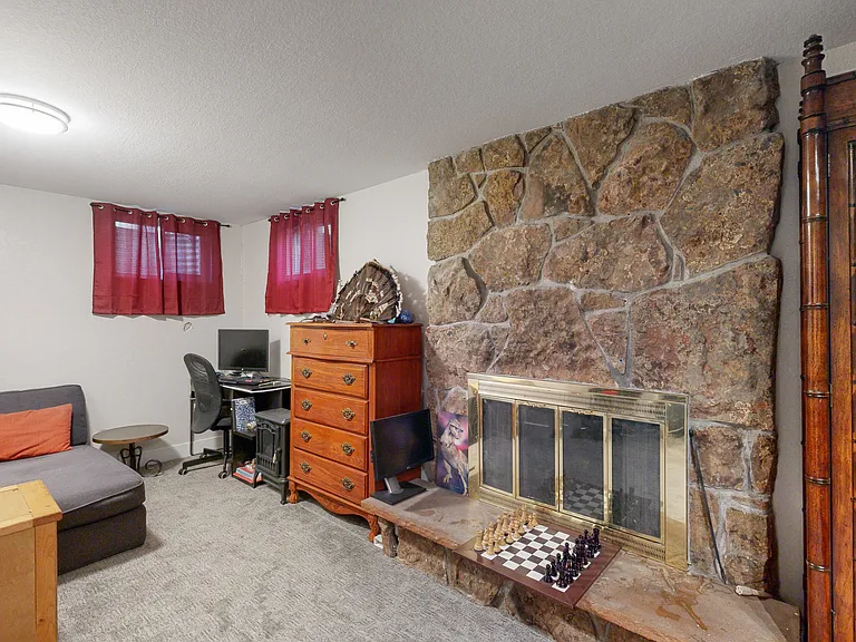 635 S Devinney Way — Photo 13