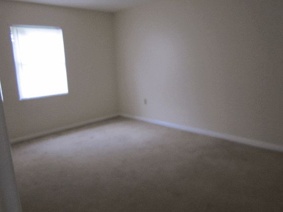 5th image of 122 Shannon Dr