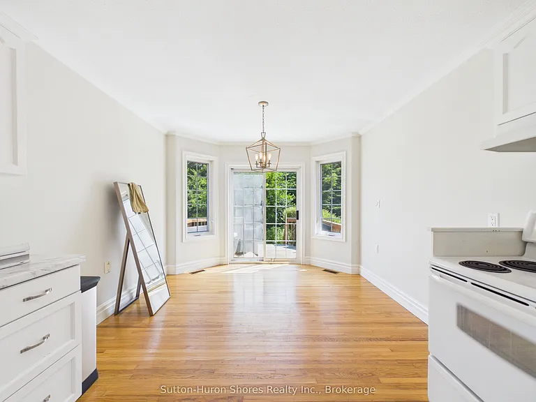 14 Eastgate Dr — Photo 8