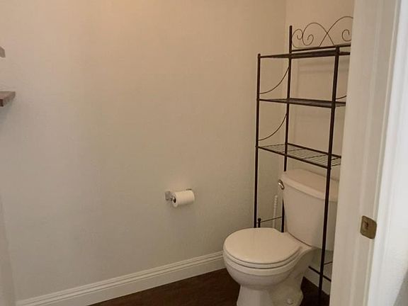 4th image of 3400 Cabana Dr Unit 1081