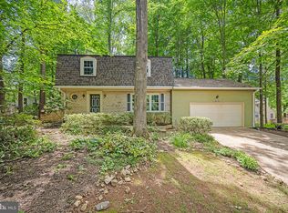 16049 Fairway Dr, Dumfries, VA 22025
