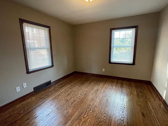 3rd image of 2655 Taylorsville Rd APT 1