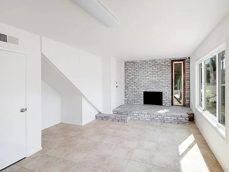 1460 Mandalay Beach Rd #2 — Photo 3