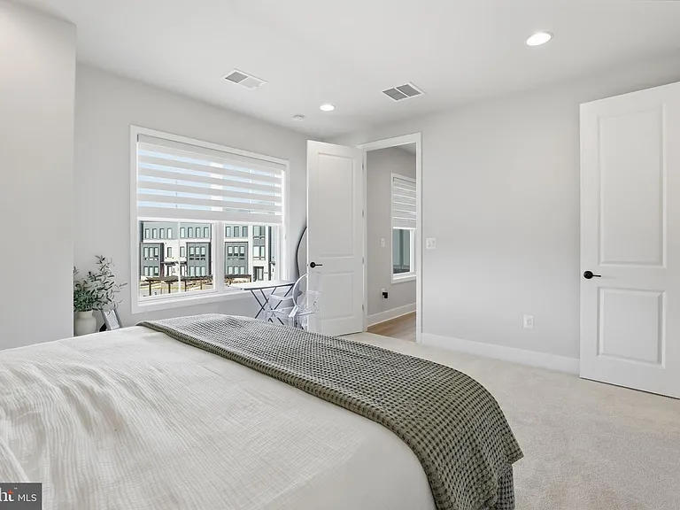 9725 Lantana Way — Photo 33