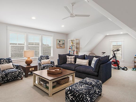 3rd image of 34 Heartwood St