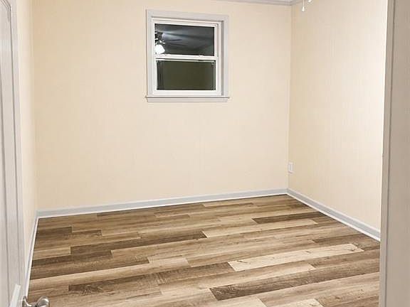 5th image of 1730 Esther St