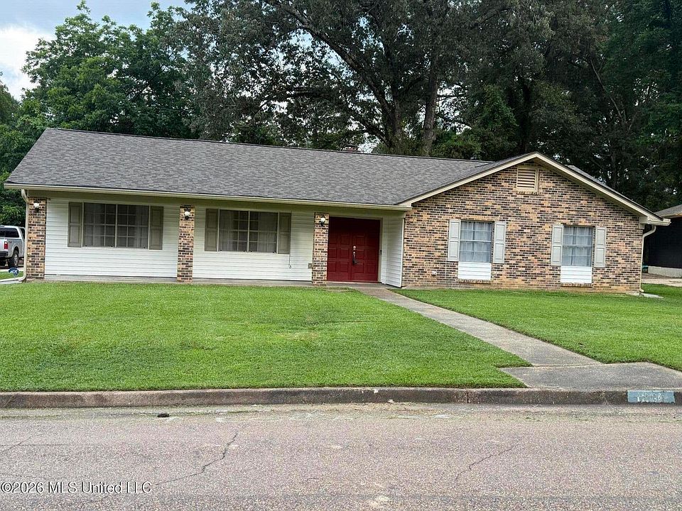 1st image of 1206 Dartmoor Dr