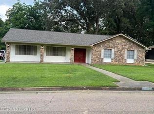 1206 Dartmoor Dr, Clinton, MS 39056