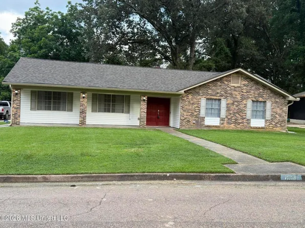 1206 Dartmoor Dr, Clinton, MS 39056