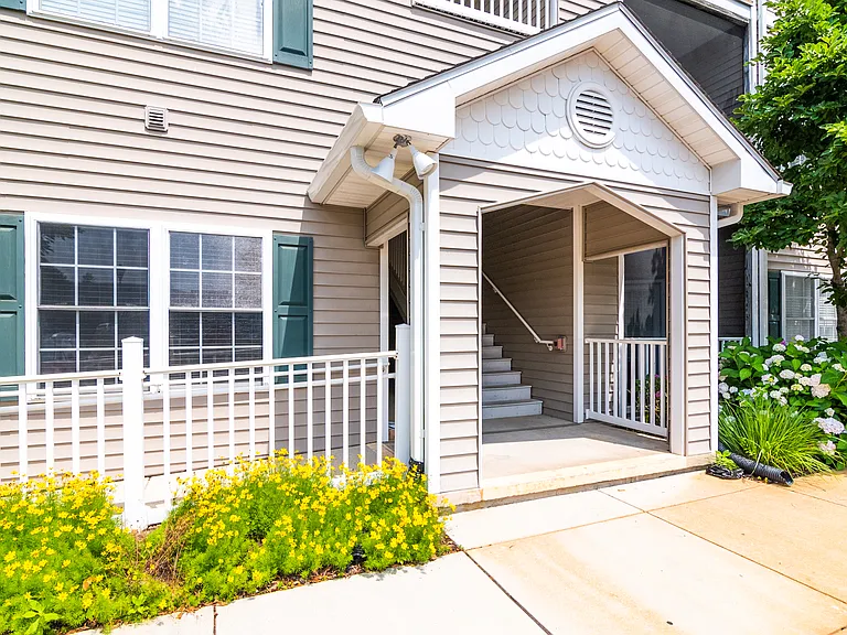 100 Cascade Ln #106 — Photo 49