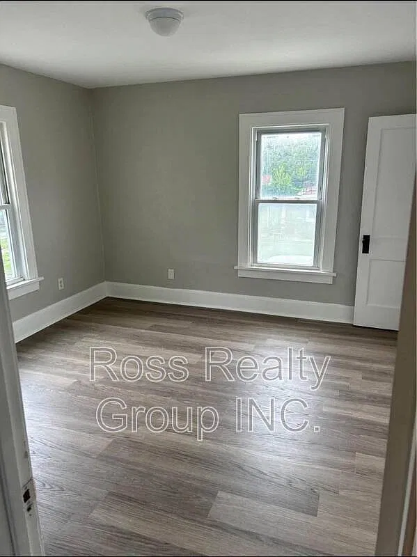 3 bed, 1.0 bath, 925 sqft, $875 — Photo 4