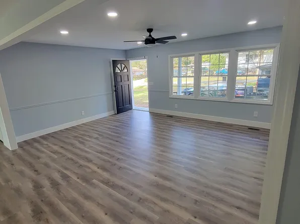 704 5th Ave NE, Arab, AL 35016