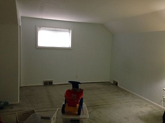 5th image of 936 Country Club Dr