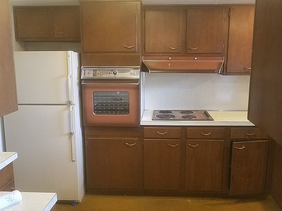 4th image of 24319 Lynn Dr