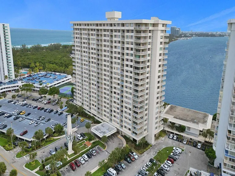 300 Bayview Dr #906 — Photo 11