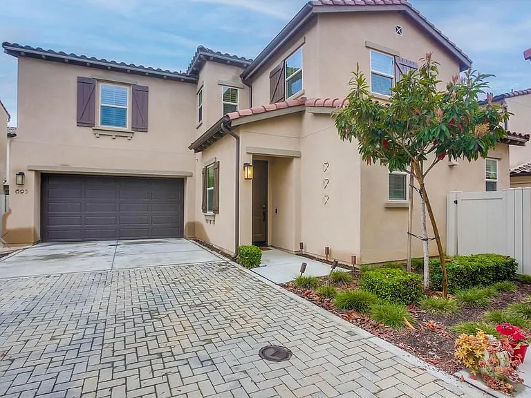 693 Gemstone Dr — Photo 2
