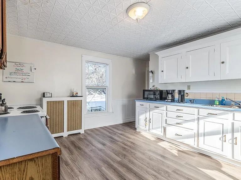 145 Pine St #2 — Photo 9