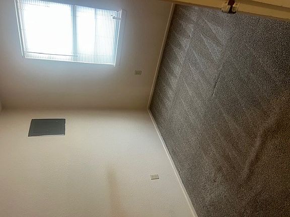 3rd image of 409 36th Pl