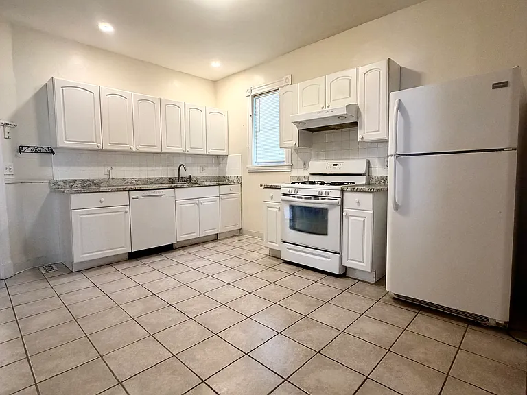 9 Corwin St #9 — Photo 7