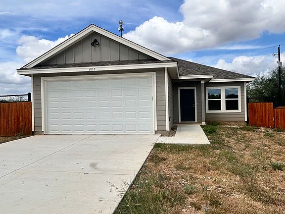 2nd image of 604 Mustang Circle